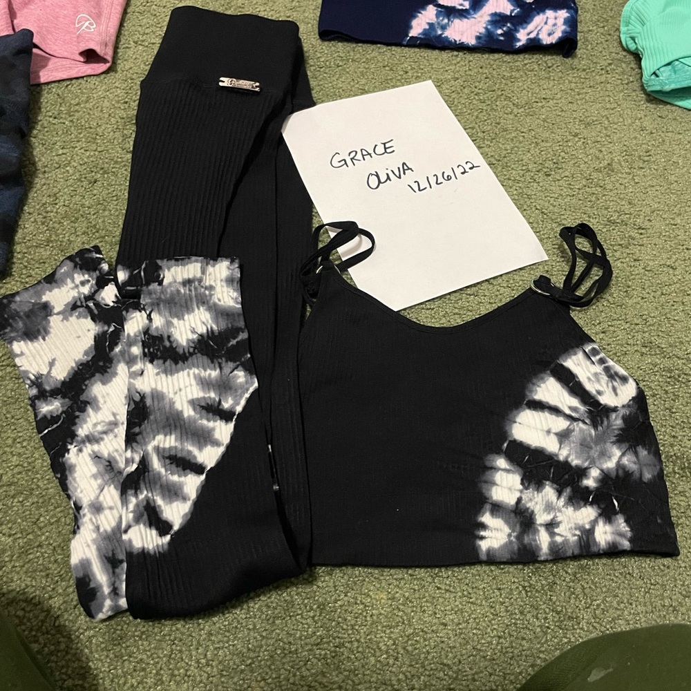 EUC bombshell tye dye set small/xs